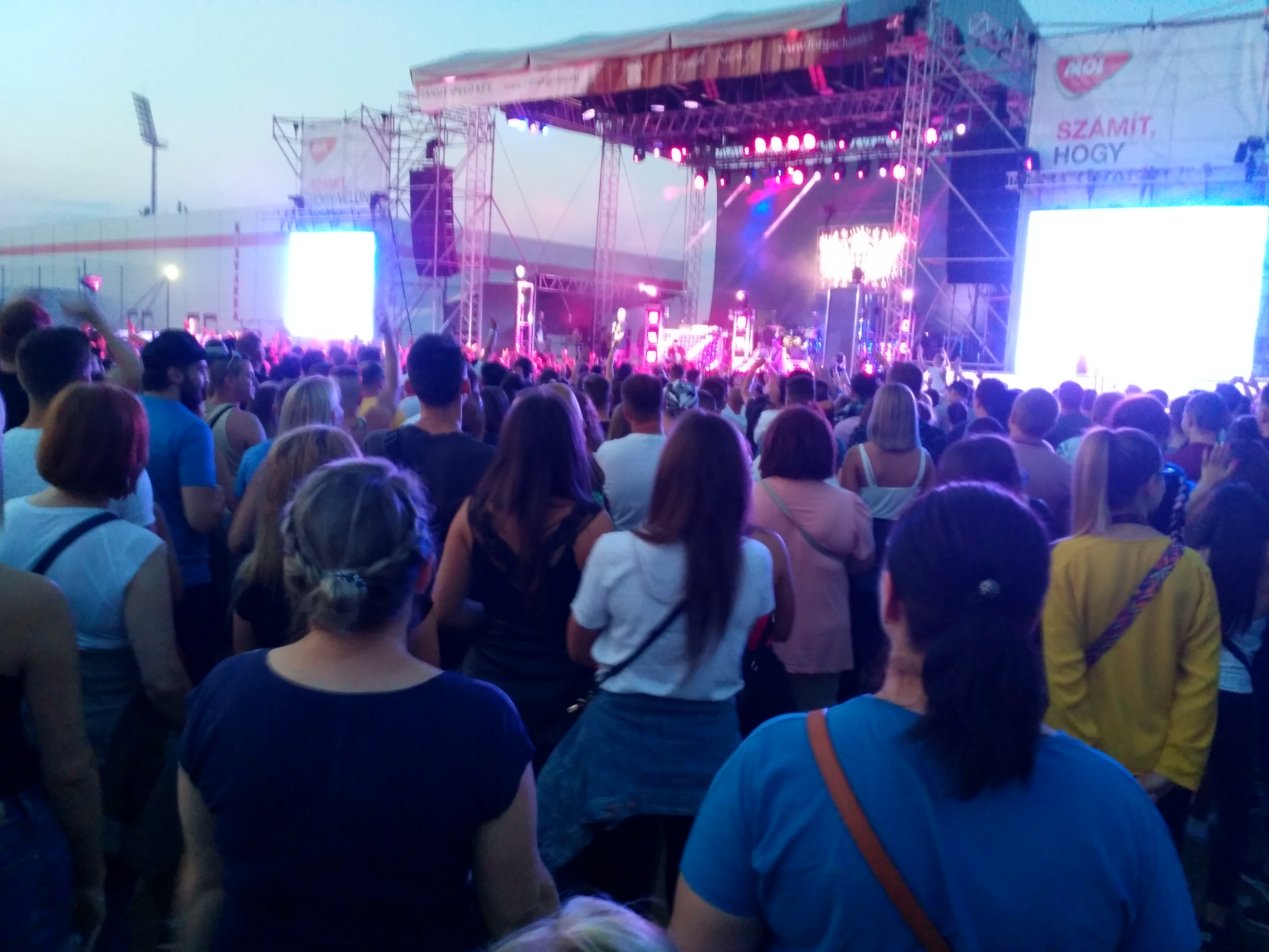éjszaki fesztivál